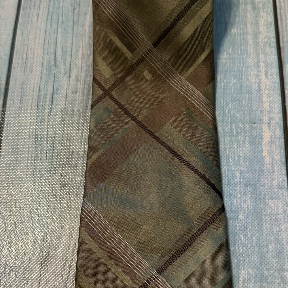 Calvin Klein Elegant Plaid Silk Tie in Green and Brown
